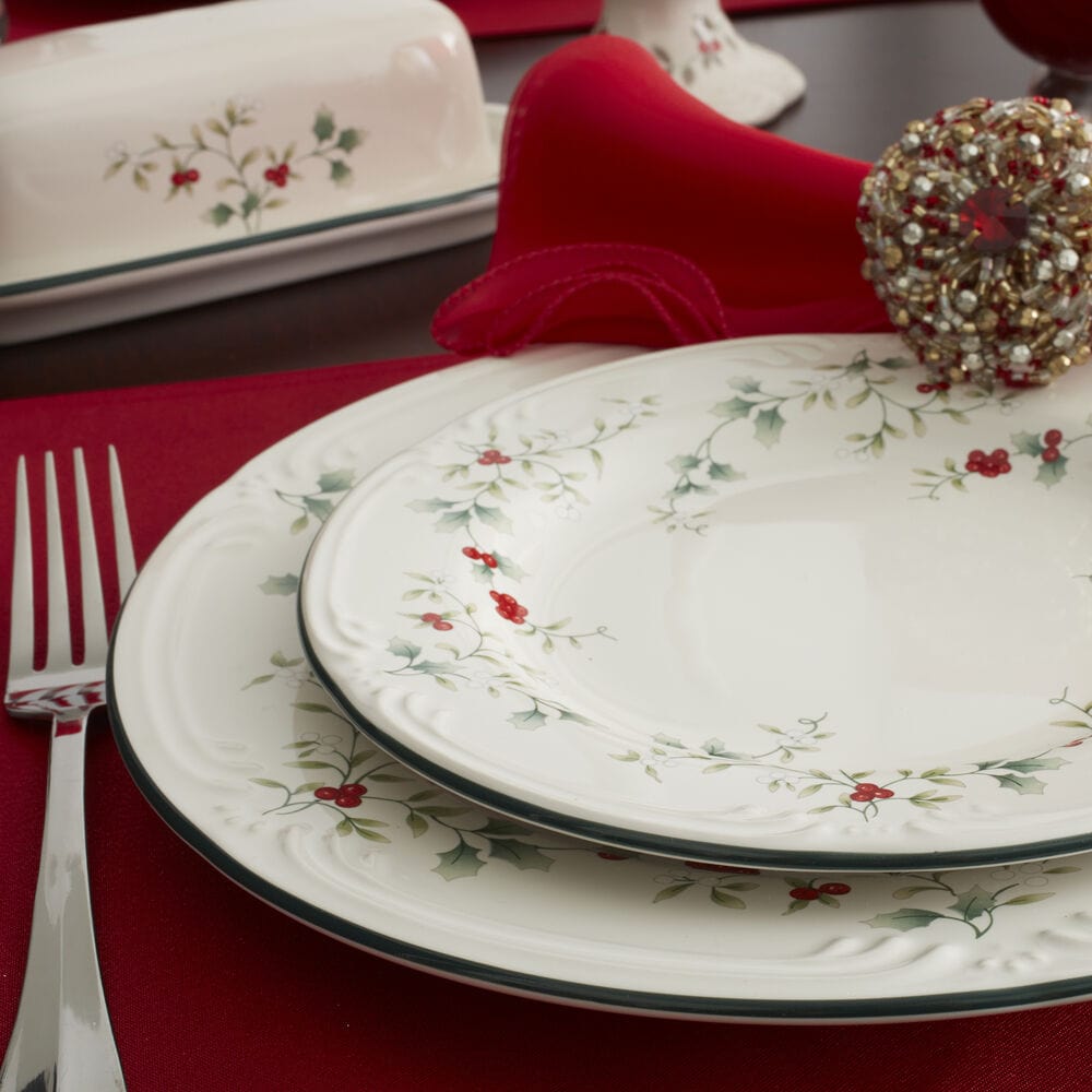 Winterberry® 16 Piece Dinnerware Set, Service for 4