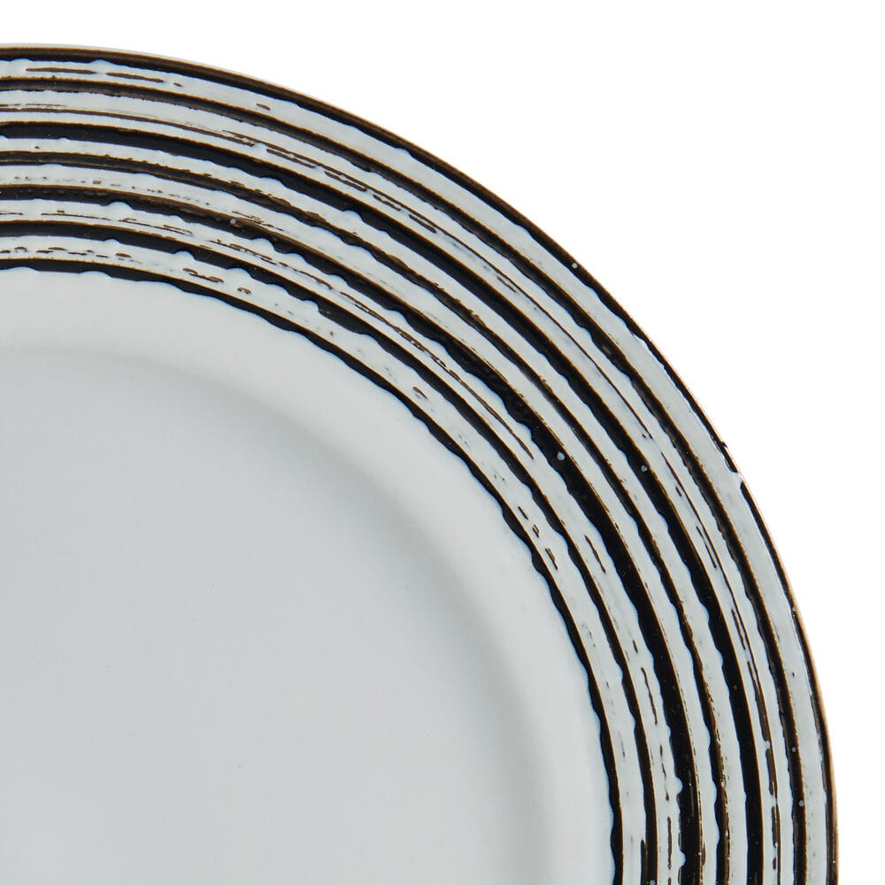 Bryson White plate close up shows a white center with irregular brown striped rim